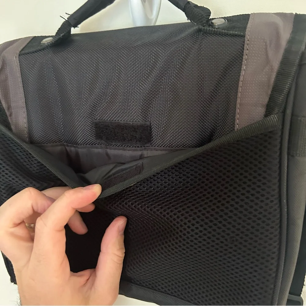 Targus Messenger 11” Dual Tablet/iPad/laptop Bag w/Shoulder Strap‎ Heavy Duty